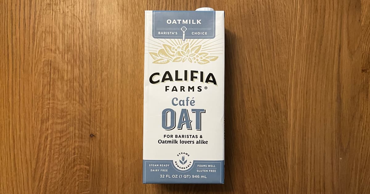 A quart of Califia Farms Café Oat Barisa Blend oat creamer